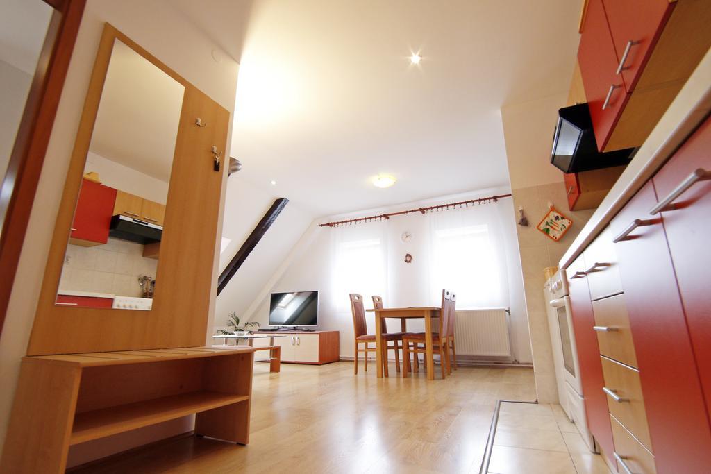 Apartment House Lalita Fužine Kültér fotó
